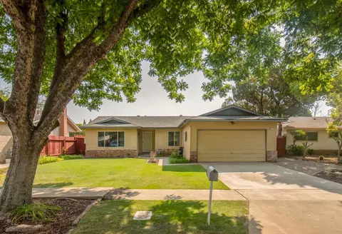 6178 N Selland Ave, Fresno, CA 93711