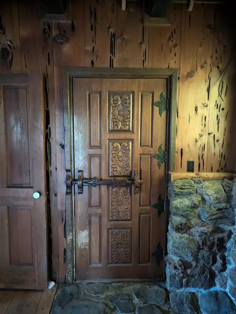 Entry Way - 48691 Todd Eymann Rd, Miramonte, CA 93641 photo 1 of 1