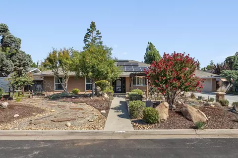 2179 Rall Ave, Clovis, CA 93611