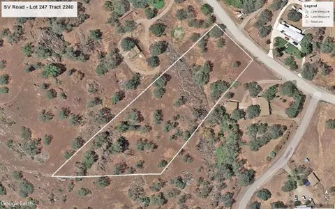247 Squaw Valley Rd, Yokuts Valley, CA 93675