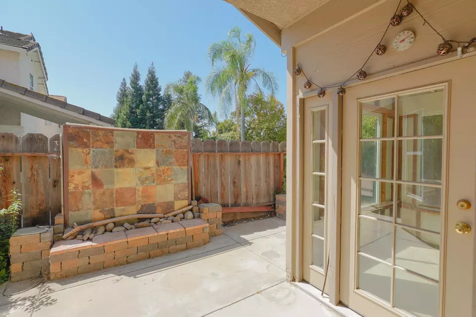 Exterior - 6625 River Mesa, Riverbank, CA 95367 photo 3 of 4