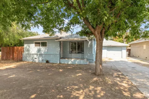 4755 E Thomas Ave, Fresno, CA 93702