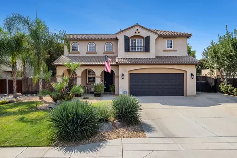 3244 Carson Ave, Clovis, CA 93611