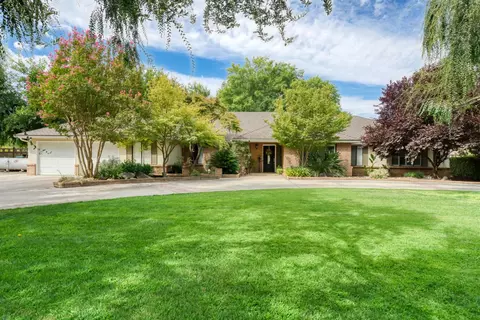 6089 N Montana, Clovis, CA 93619