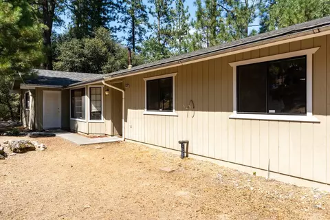 38475 Sierra Lakes Dr, Oakhurst, CA 93644