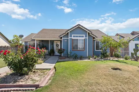 15701 W Kearney Blvd, Kerman, CA 93630