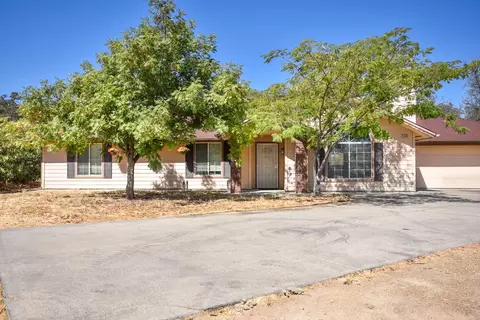 32931 Puma Ln, Yokuts Valley, CA 93675