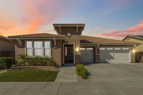 3963 Flint Ave, Clovis, CA 93619