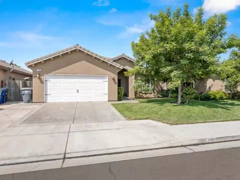 1180 S Berry Dr, Madera, CA 93637