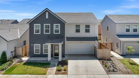 960 Everglade Ave, Clovis, CA 93619