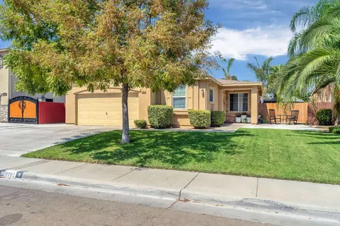 1981 Dunbar Way, Dinuba, CA 93618