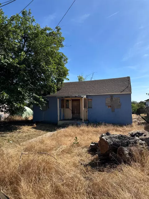 316 N Tenth St, Fowler, CA 93625 photo 1