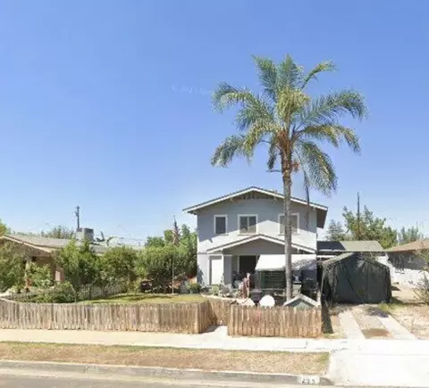 423 W Franklin Way, Dinuba, CA 93618