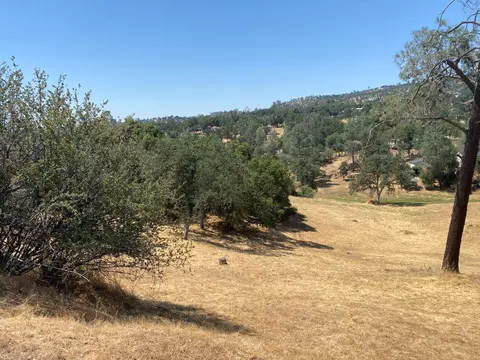 17 Titan Way, Coarsegold, CA 93614