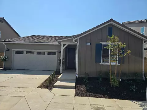 2897 E Corteza Dr, Fresno, CA 93730
