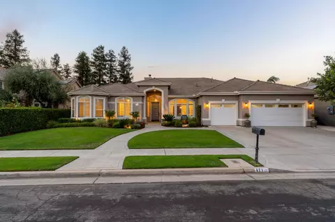 471 W Enterprise Ave, Clovis, CA 93619