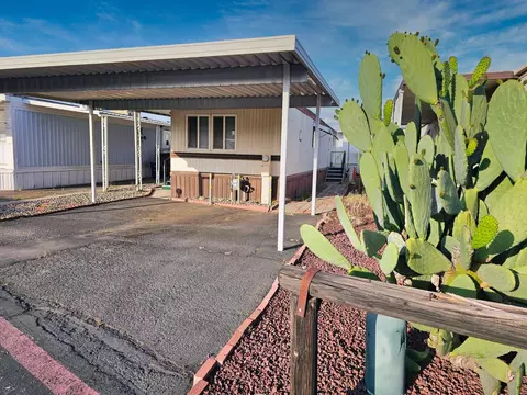 1724 Minnewawa Ave #SPC 90, Clovis, CA 93612