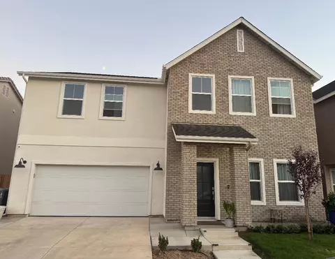 4424 Sussex Ave, Clovis, CA 93619