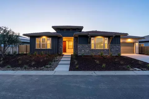 8285 Iron Creek Dr, Friant, CA 93626