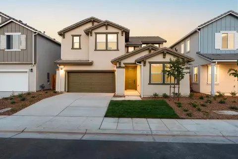310 Huckleberry Rd S, Madera, CA 93636