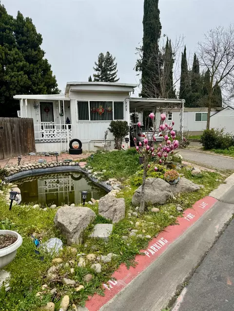9360 N Blackstone Ave #243, Fresno, CA 93720
