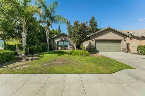 2810 W Missouri Ave, Caruthers, CA 93609