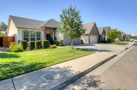 6182 E Farrin Ave, Fresno, CA 93727