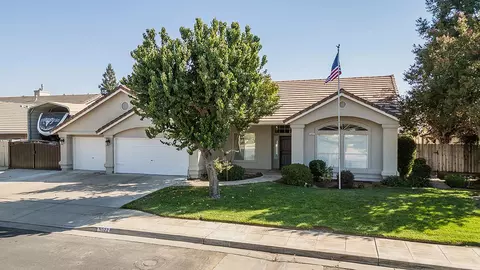 522 W Jordan Ave, Clovis, CA 93611