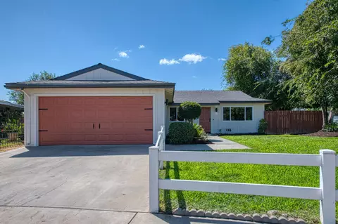 1639 W Tuolumne St, Fresno, CA 93706