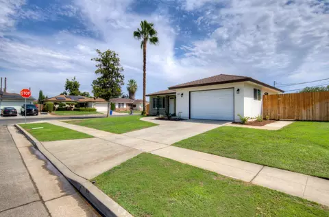 3992 N Briarwood Ave, Fresno, CA 93705