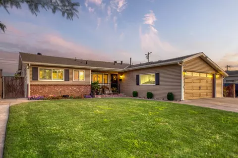 544 Rall Ave, Clovis, CA 93612