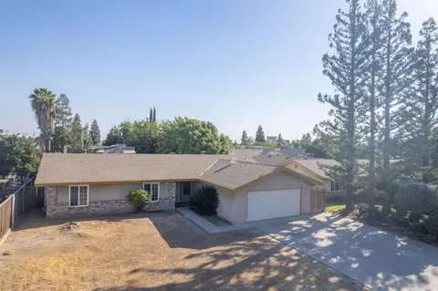 1311 Almond St, Selma, CA 93662