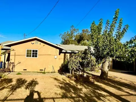 1672 N Valentine Ave, Fresno, CA 93722