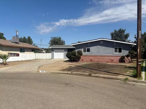 2120 Richard Ave, Sanger, CA 93657
