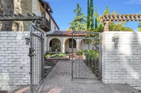 666 E Carmen Ave, Fresno, CA 93728