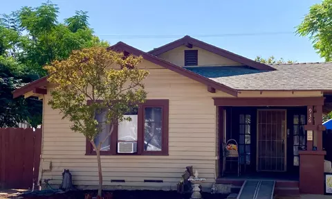 936 E Simpson Ave, Fresno, CA 93704