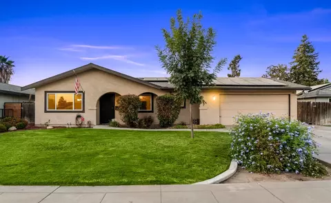 2820 W Dorothea Ave, Visalia, CA 93277