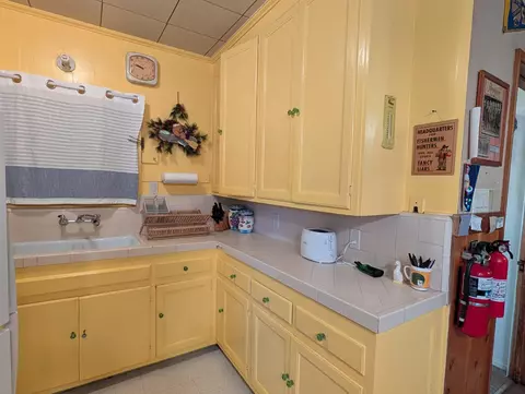 Kitchen - 64960 Stellar Jay, Hume, CA 93628 photo 1 of 3