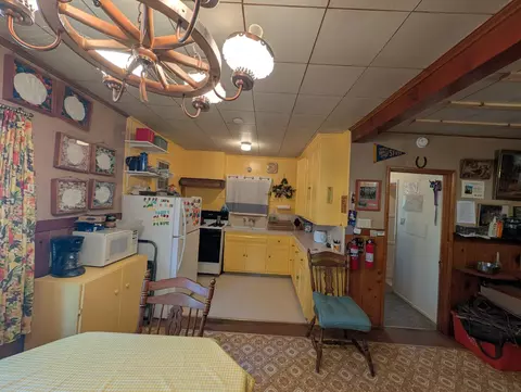 Kitchen - 64960 Stellar Jay, Hume, CA 93628 photo 3 of 3