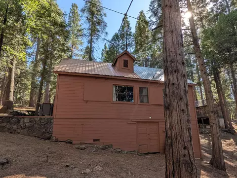 Exterior - 64960 Stellar Jay, Hume, CA 93628 photo 2 of 3