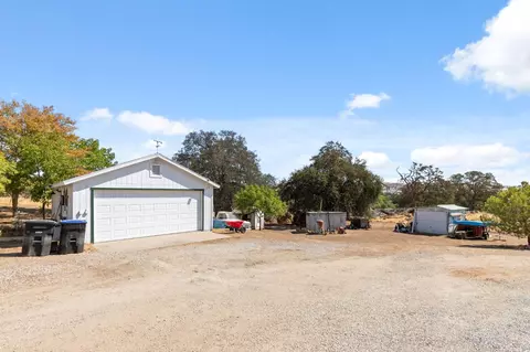 Exterior - 35670 Road 603, Madera, CA 93638 photo 16 of 17