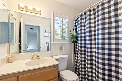 Bath - 35670 Road 603, Madera, CA 93638 photo 4 of 4