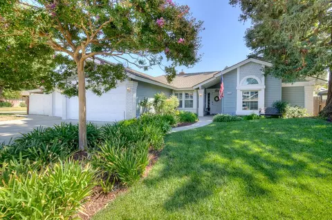 6594 N Farris Ave, Fresno, CA 93711