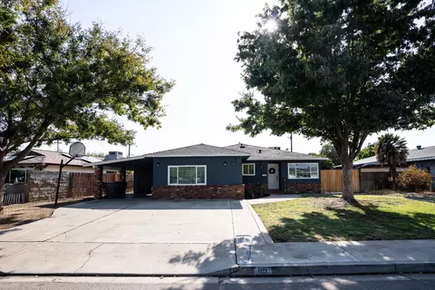 85 Acacia Dr, Sanger, CA 93657