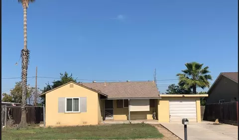 1226 N Hemlock Ave, Reedley, CA 93654