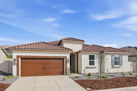 8053 Cottonwood Dr, Friant, CA 93626