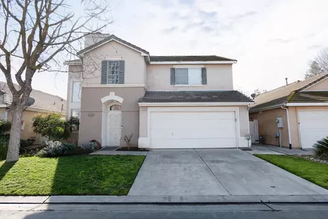 7556 N Trellis Cir, Fresno, CA 93720