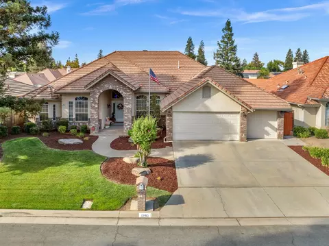 1290 Everglade Ave, Fresno, CA 93720