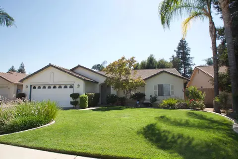 2527 Hicks St, Selma, CA 93662