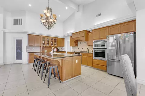 Kitchen - 3139 Hampton Dr, Madera, CA 93637 photo 2 of 5